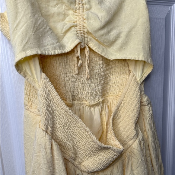 Hollister Yellow Flutter Sleeve Romper - Picture 5 of 11